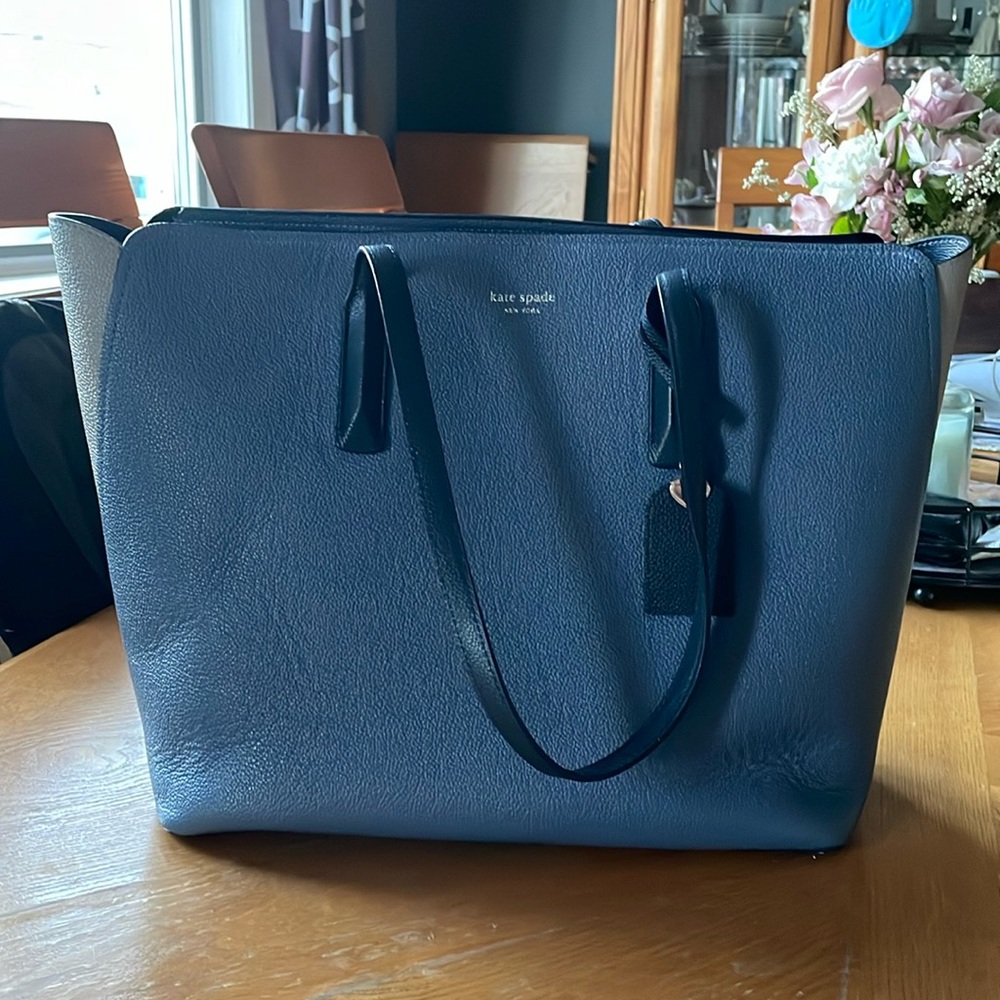 Kate Spade New York blue and grey tote bag with navy blue interior S338